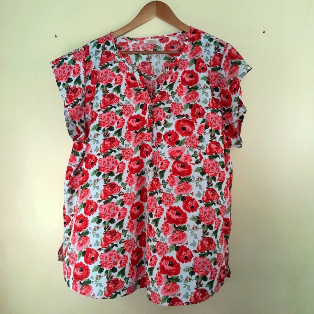 2 Haute Short Sleeve Casual Blouse 2XL White w/Red and Green Flowers